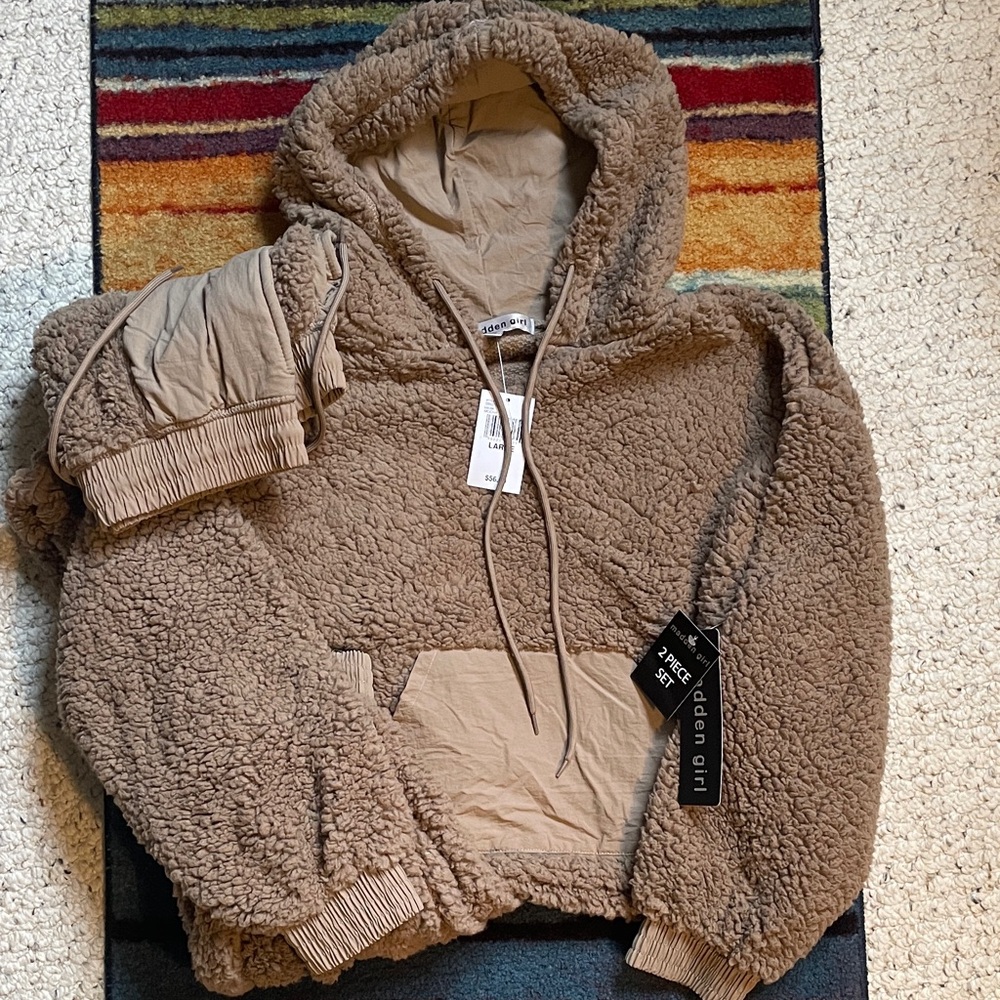 Madden Girl Mocha Sherpa 2 Piece Set